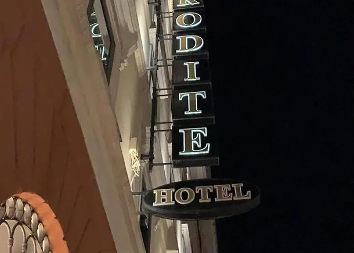 阿佛罗蒂特酒店 酒店